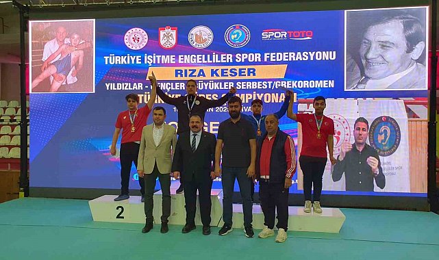 Denizlili güreşçi Türkiye şampiyonu oldu