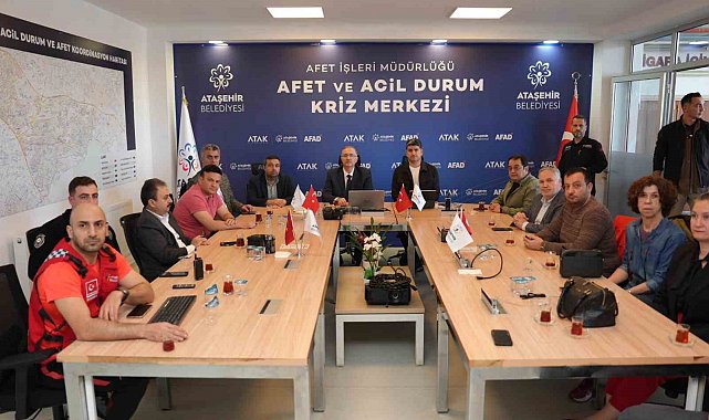 Deprem sonrası Ataşehir'de kriz masası kuruldu