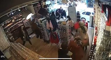 Depremde panik anları güvenlik kamerasında