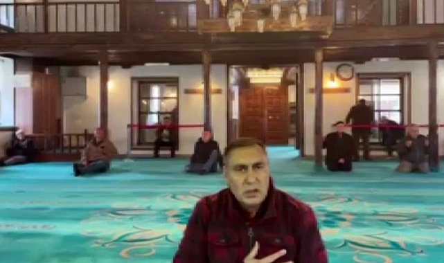 Depreme camide yakalandılar: Sarsıntının bitmesini tekbir ve salavatlar getirerek beklediler