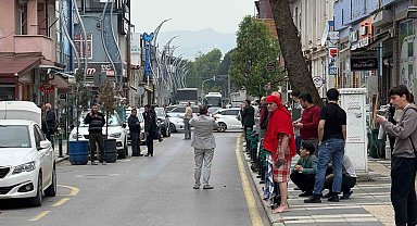 Depreme hamamda yakalandı, sokağa peştamalla çıktı