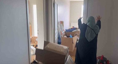 Depreme yeni taşındığı evinde yakalandı, böyle savruldu