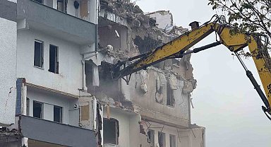 Depremi en çok hisseden ilçelerden Büyükçekmece'de 33 yıllık binada kentsel dönüşüm