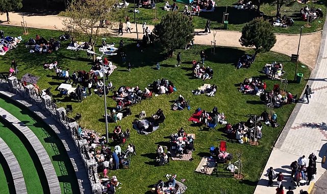 Depremin ardından vatandaşlar Pendik Korusu'na akın etti