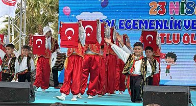 Depremin yaralarının sarıldığı Hatay'da 23 Nisan coşkusu