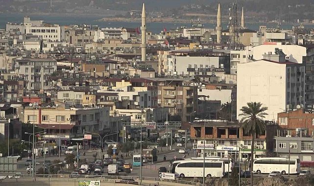 Depremle birlikte kira fiyatlarının tavan yaptığı İskenderun'da Suriyelilerin dönüşü ve afet konutlarının teslimi fiyatları düşürmeye başladı