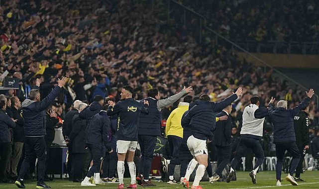 Derbide kavga çıktı: 4 kırmızı kart çıktı