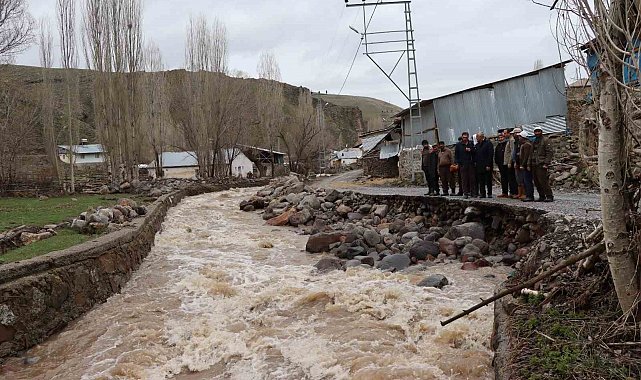 Dere taştı, köylüler panikte