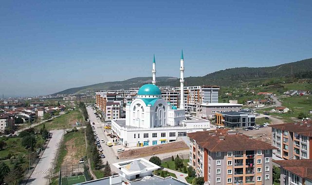 Derince Ahmet Yesevi Camii'ne estetik dokunuş