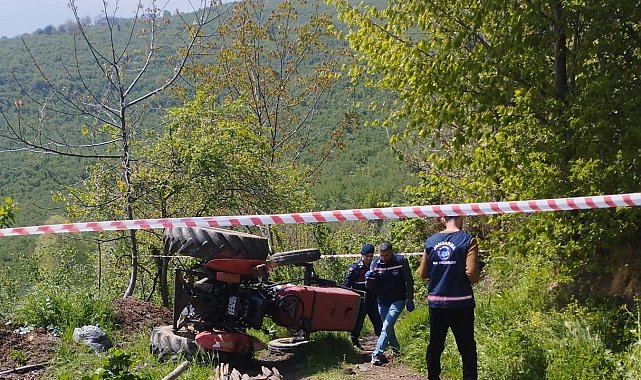 Devrilen traktörün altında kalan 85 yaşındaki adam hayatını kaybetti