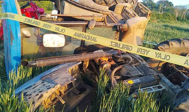 Devrilen traktörün sürücüsü hayatını kaybetti