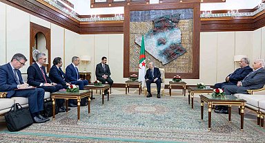 Dışişleri Bakanı Fidan, Cezayir Cumhurbaşkanı Tebbun tarafından kabul edildi