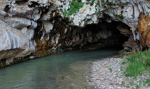Diyadin'de Kudret Köprüsü manzarasıyla hayran bırakıyor
