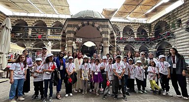 Diyarbakır'da 23 ilkokulun öğrencisine tarihi yerlere gezi düzenlendi