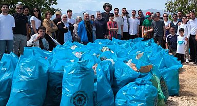 Diyarbakır'da doğaseverler torbalarca çöp topladı