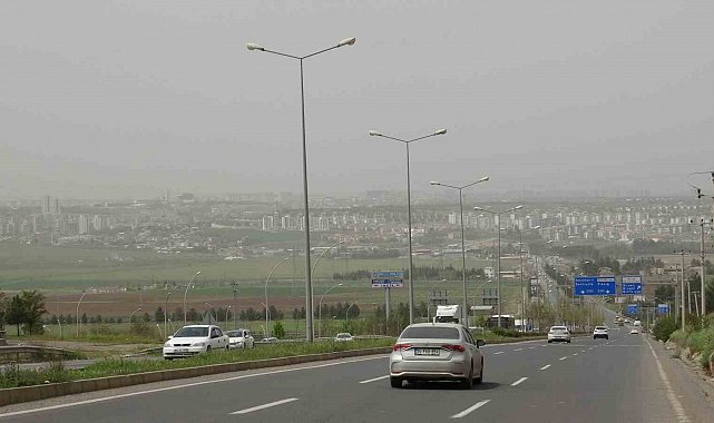 Diyarbakır'da toz taşınımına karşı uzmanından uyarı: "Solunum yolu hastalığı olan kişilerde ciddi semptomlara neden olabiliyor"