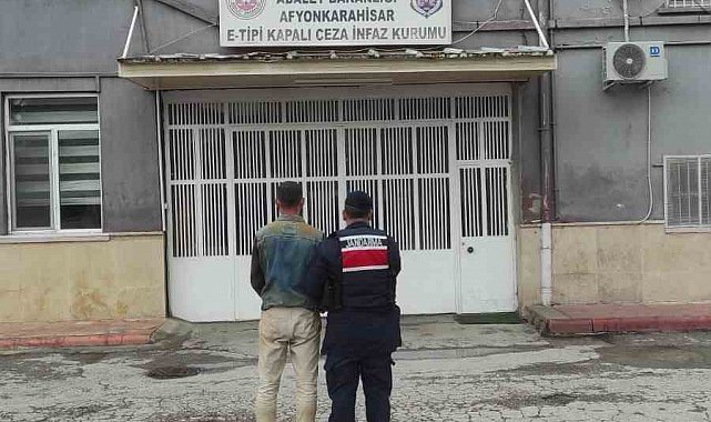 Dolandırıcılık suçundan aranan şahsı jandarma yakaladı