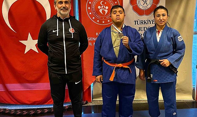 Down Sendromlu Samet şampiyon oldu