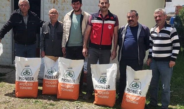 Dumlupınar'da çiftçilere yüzde 75 hibeli yağlık ay çiçeği ve fasulye tohumu dağıtıldı