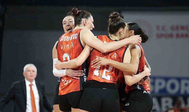 Eczacıbaşı Dynavit, AXA Sigorta Kupa Voley final biletini aldı