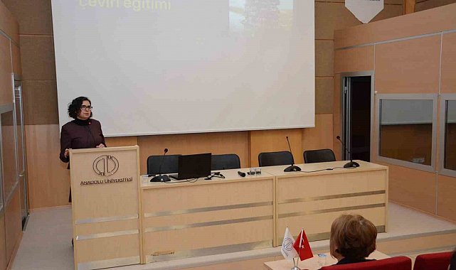 Edebiyat Fakültesinde yapay zekâ, çeviri ve çevirmenlik konuşuldu