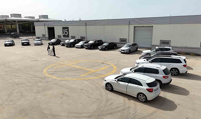 Edirne'de yüz milyonlarca lira değerinde onlarca lüks araca el koyuldu