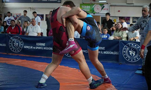 Edirneli pehlivanlardan ABD'li sporculara güreş dersi: 10 müsabakanın 9'unda galip geldiler