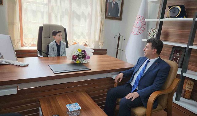 Edremit'te beklenen müdür koltuğuna oturdu