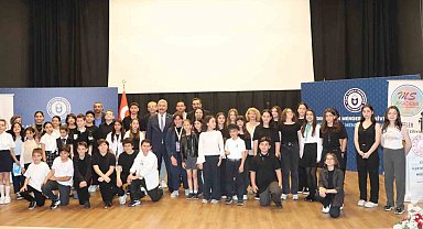 Efeler'de genç yetenekler sahne aldı