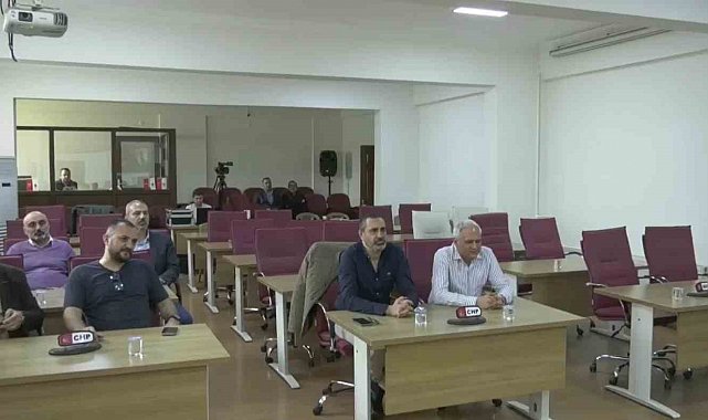 Efeler'de meclis toplantısı ertelendi
