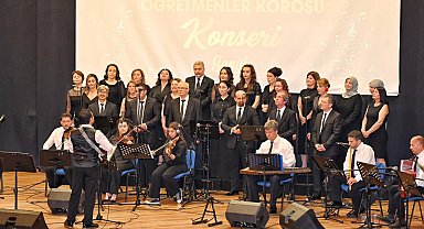 Efeler'de öğretmenlerden sanat dolu gece