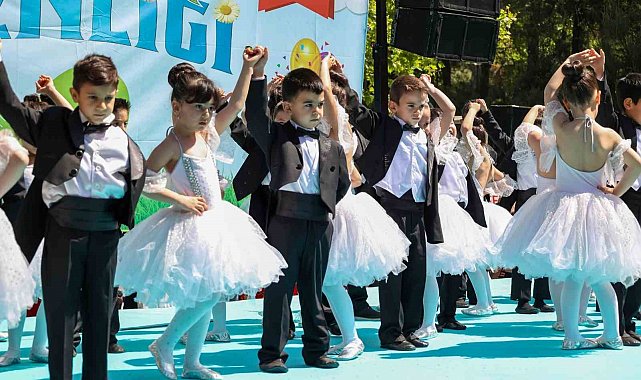 Efeler'in çocukları şenlikte buluştu