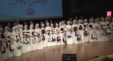 Eğitimini tamamlayan 37 hafızlık öğrencisi için Sancaktepe'de icazet merasimi düzenlendi