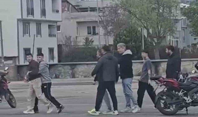 Ehliyet kursunda öğrenci-öğretmen kavgası kamerada