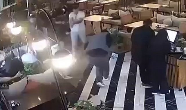 Elazığ'da 2 kişinin yaralandığı silahlı saldırı kamerada