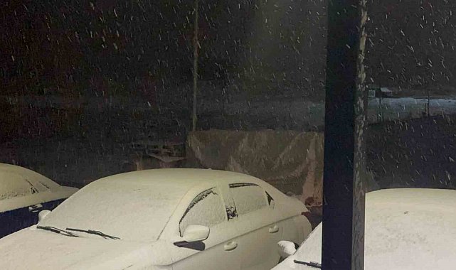 Elazığ'da dolu ve kar yağışı etkili oldu