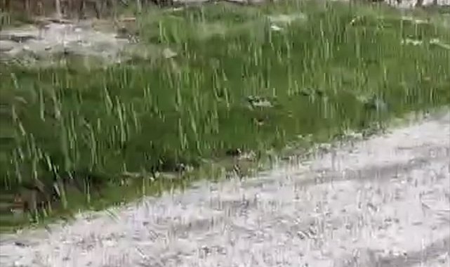 Elazığ'da dolu yağışı etkili oldu
