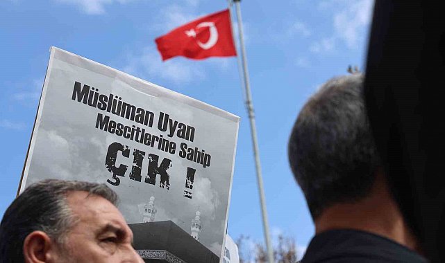 Elazığ'da, Filistin'de hayatını kaybedenler için gıyabi cenaze namazı