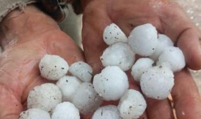 Elazığ'da misket büyüklüğünde dolu yağdı