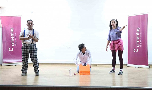 Elazığ'da öğrencilere deprem bilinci tiyatro ile aşılandı