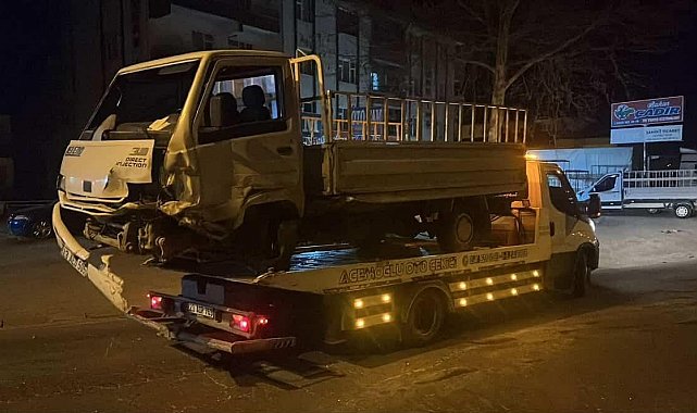 Elazığ'da otomobil ile kamyonet çarpıştı: 1 yaralı