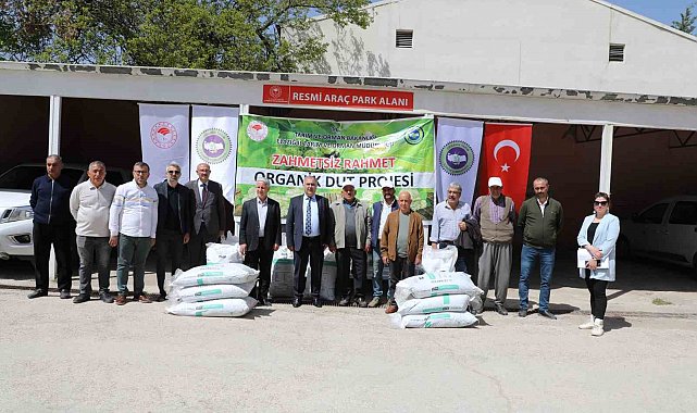 Elazığ'da üreticilere 2,5 ton gübre dağıtıldı