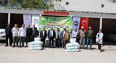 Elazığ'da üreticilere 2,5 ton gübre dağıtıldı