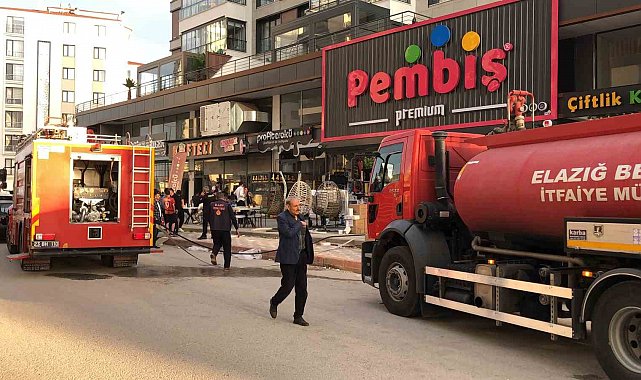 Elazığ'daki iş yeri yangını paniğe neden oldu