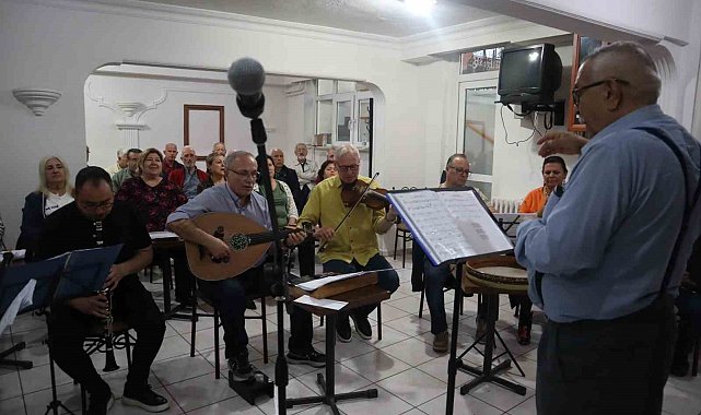 Emekli astsubaylardan Türk Sanat Müziğine destek