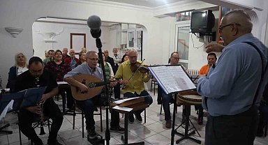 Emekli astsubaylardan Türk Sanat Müziğine destek