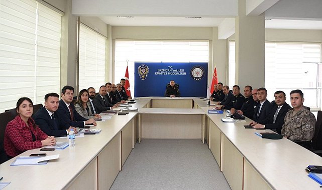 Emniyet Müdürü Baybaba, birim amirleriyle toplantı yaptı