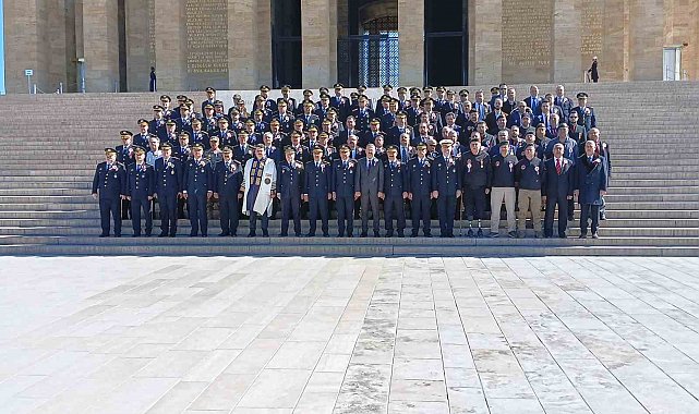 Emniyet Teşkilatı Anıtkabir'i ziyareti etti