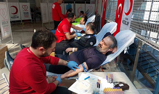 Emniyetten Kızılay'a kan