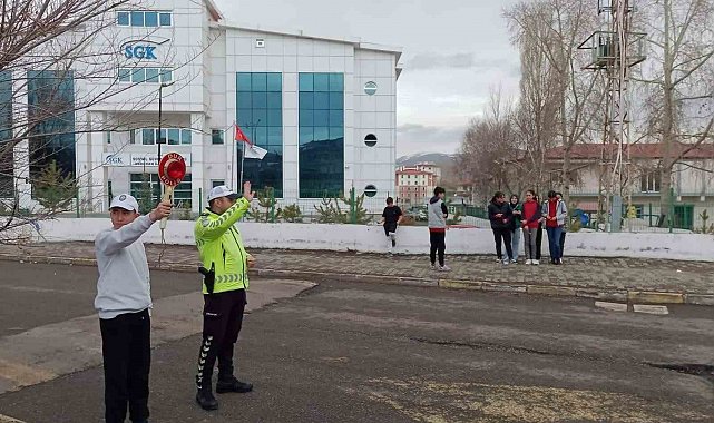 Emniyetten öğrencilere trafik eğitimi